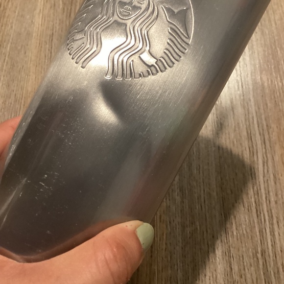 Starbucks 2025 Silver Stainless Steel Tumbler - 24 oz (Minor Details)‎ - Picture 2 of 8